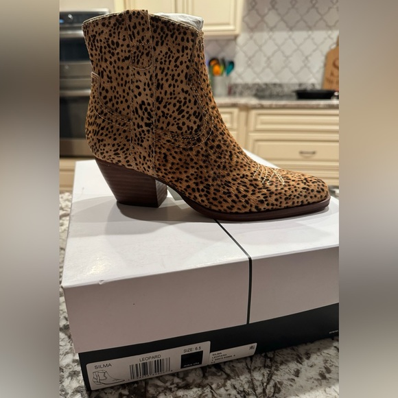 Dolce Vita Booties - Picture 2 of 10